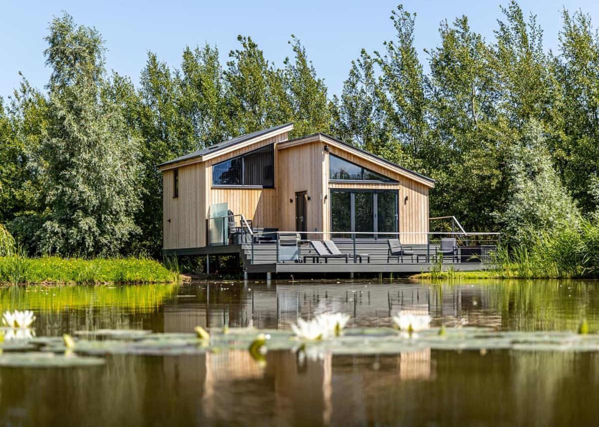 Woad Mill Lakeside Lodges Boston Exterior foto