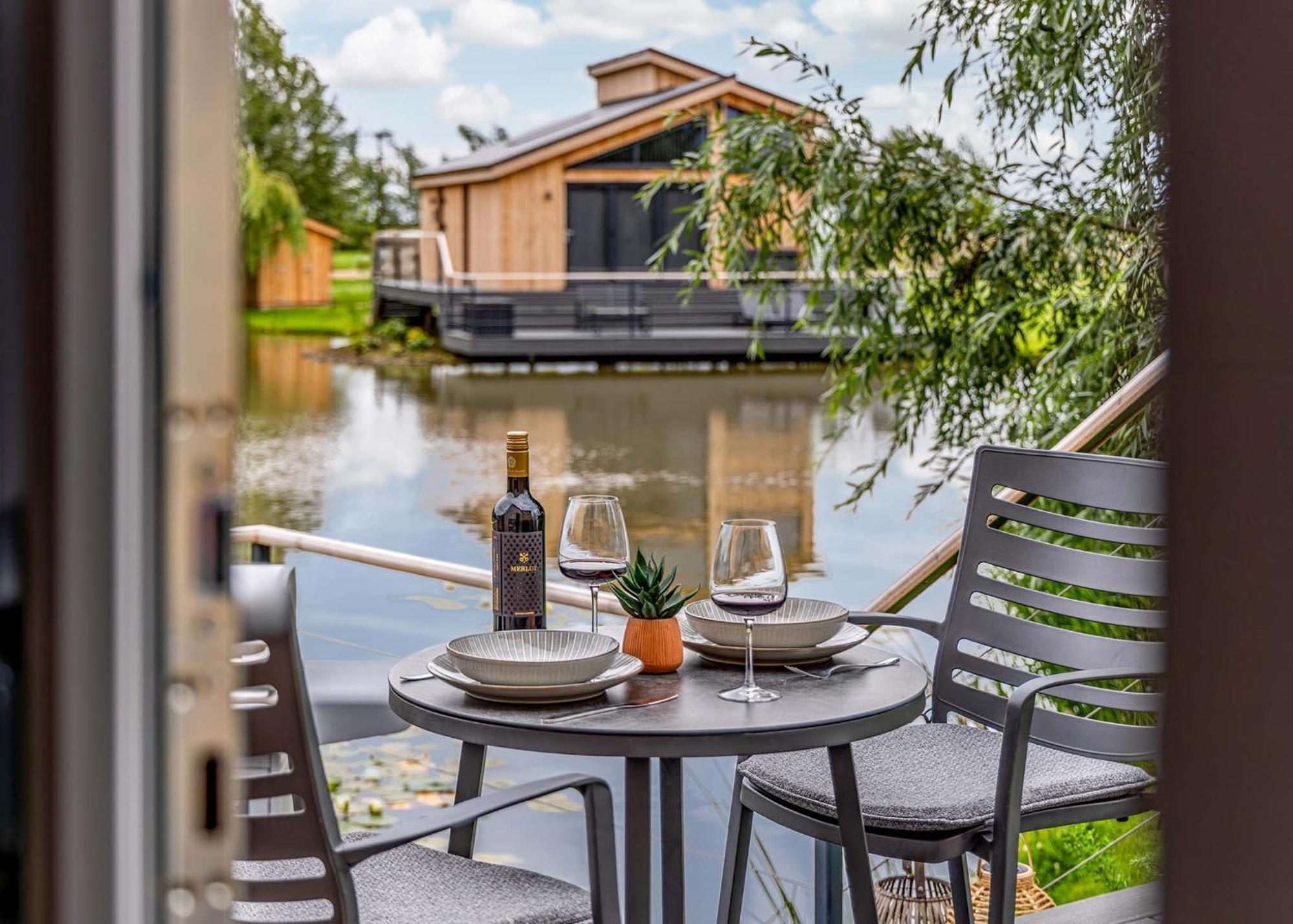 Woad Mill Lakeside Lodges Boston Exterior foto